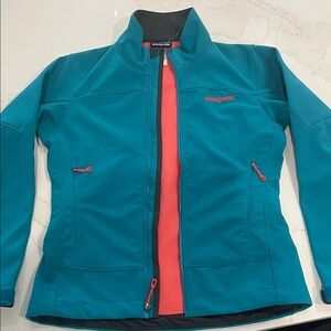 Patagonia Women's Blue and Coral Ski Jacket, Great condition, worn 2 times, Sm